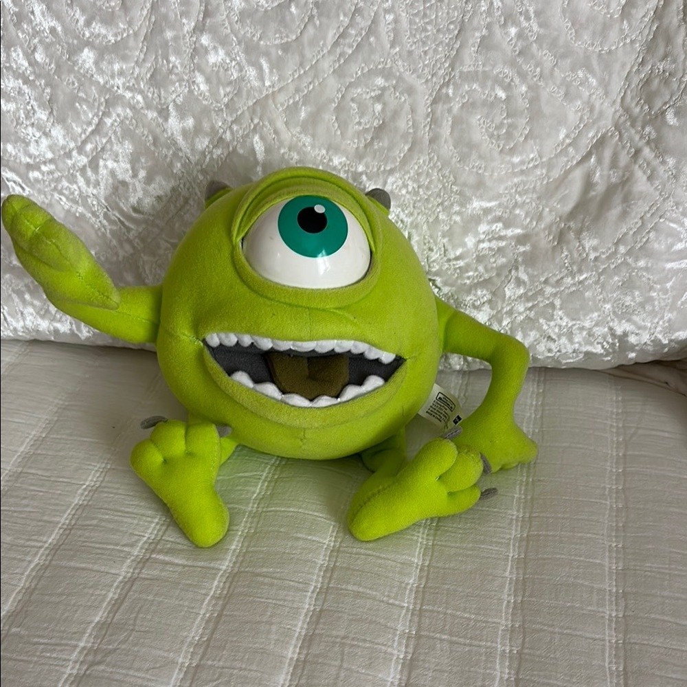 Green Monster’s Inc. Talking Plush Action eye Mike Wazowski Toy.